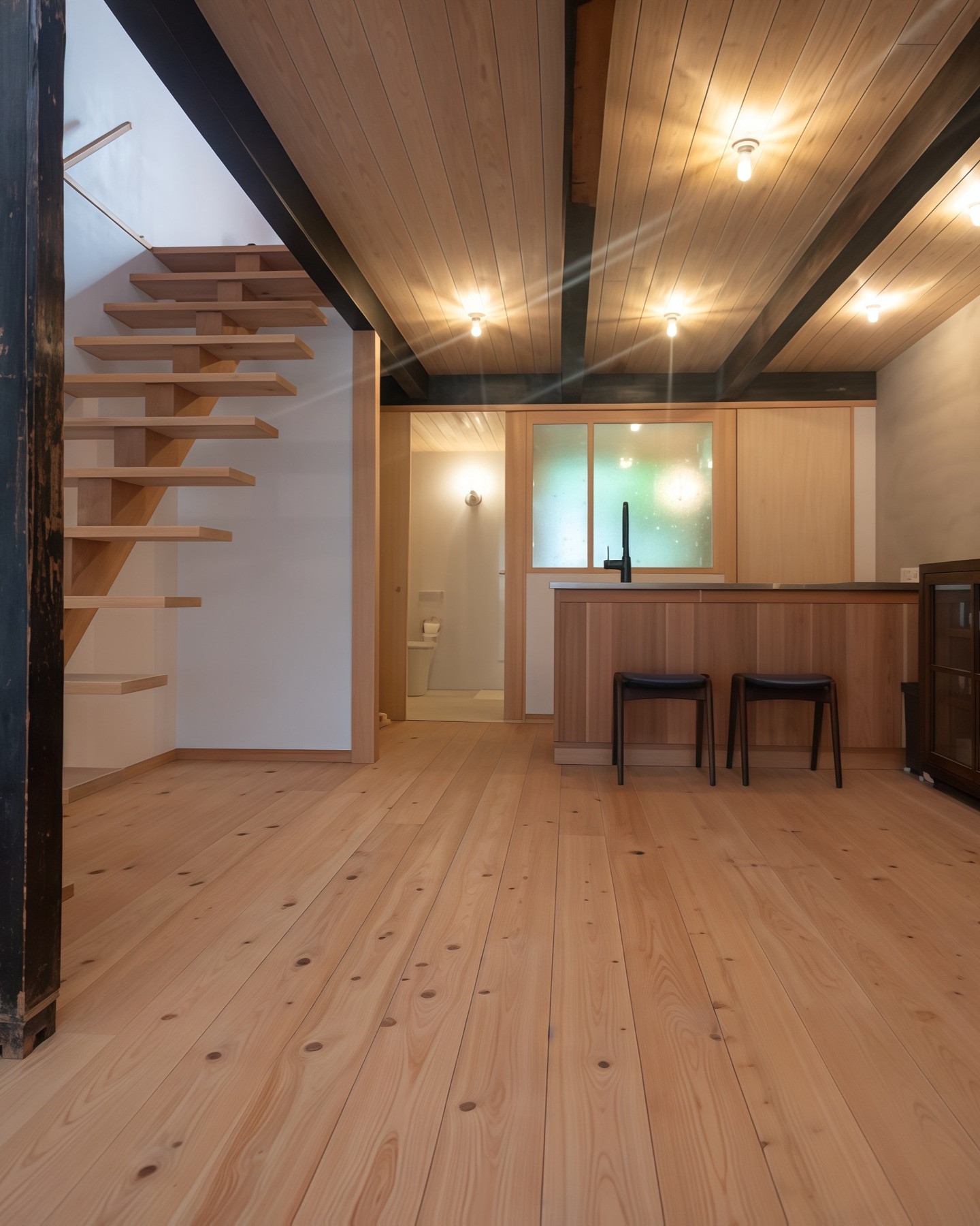 Traditional Kyoto Townhouse(Machiya) – Just East of the Imperial Palace 🇯🇵🏯
Located quietly down a narrow alley in Kamigyo Ward, Kyoto City, this charming Kyomachiya (traditional townhouse) offers a rare opportunity to live in a peaceful yet centrally placed location near Kyoto Imperial Palace and the Kamo River.
📍 6-minute walk to Jingu-Marutamachi Station (Keihan Line)
🕍 Historic & cultural surroundings with boutique cafés, artisan shops, and historic sites nearby
✨ Property Highlights
• Quiet and private setting tucked away in a traditional Kyoto alleyway
• Light-filled interiors with a unique layout and authentic architectural features
• Just steps from nature and cultural landmarks including the Kyoto City Library of Historical Documents and Neesima Old Residence
📐 Land Area: approx. 32.52 m²
📐 Building Area: approx. 42.97 m²
🛠 Partial renovation completed May 2024 – updated water areas (bath / kitchen / toilet), exterior repairs, interior finishes, and flooring (based on listing details)
🌸 Perfect for those who appreciate a refined lifestyle steeped in history and culture in one of Kyoto’s most revered neighborhoods.
📩 DM for more information or viewing arrangements.
#KyotoRealEstate
#Kyomachiya
#TraditionalHome
#KyotoLiving
#HistoricHouse
#JapanProperty
#SecondHomeJapan
#akiya
#kominka
#airbnbjapan