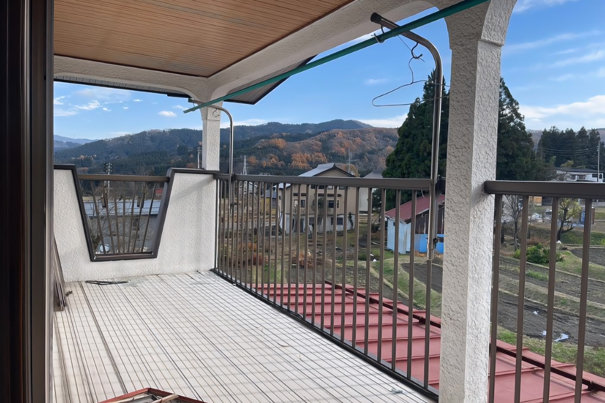 🏔️ Myoko, Niigata – Ski Property Opportunity!(Airbnb-eligible)
Looking for an affordable home near Japan’s famous ski resorts? ❄️
📍 Located in Myoko, Niigata
🚗 Only 15 minutes by car to the nearest ski resort
💰 Price: ¥5,300,000 (Approx. $34,200 USD)
Spacious land size of 315.46㎡ (95.42 tsubo)
Freehold property
Built in November 1984
Perfect for a ski getaway home, rental investment, or renovation project in one of Japan’s top winter destinations.
DM us for more details or viewing arrangements 📩
#Myoko #NiigataProperty #JapanRealEstate #SkiResortHome #JapanInvestment #Akiya #CheapPropertyJapan #minpaku #japanski