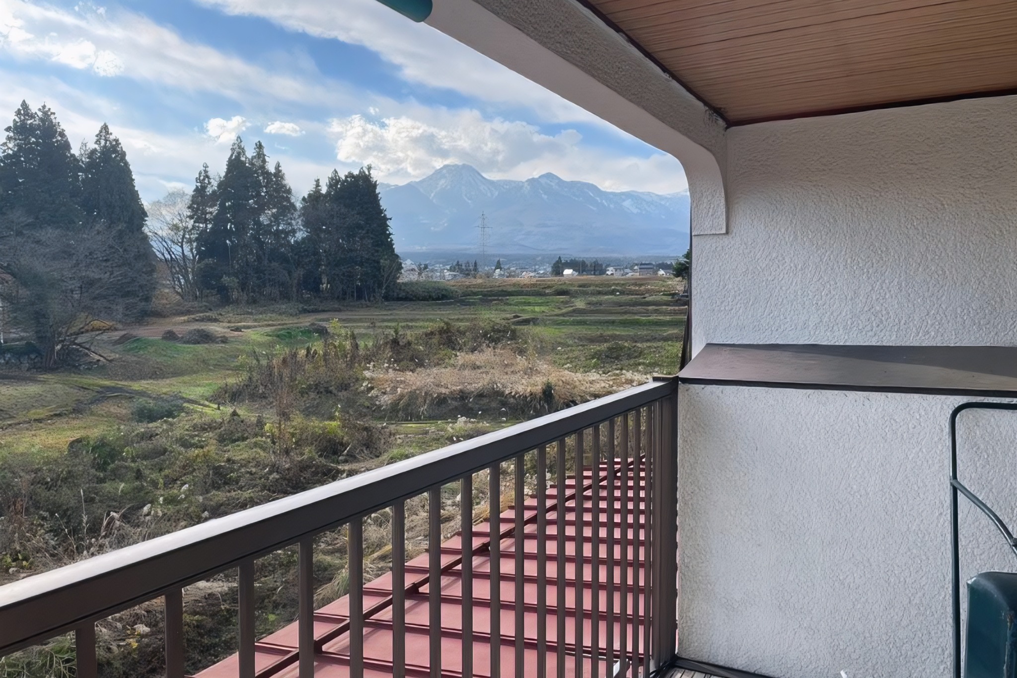 🏔️ Myoko, Niigata – Ski Property Opportunity!(Airbnb-eligible)
Looking for an affordable home near Japan’s famous ski resorts? ❄️
📍 Located in Myoko, Niigata
🚗 Only 15 minutes by car to the nearest ski resort
💰 Price: ¥5,300,000 (Approx. $34,200 USD)
Spacious land size of 315.46㎡ (95.42 tsubo)
Freehold property
Built in November 1984
Perfect for a ski getaway home, rental investment, or renovation project in one of Japan’s top winter destinations.
DM us for more details or viewing arrangements 📩
#Myoko #NiigataProperty #JapanRealEstate #SkiResortHome #JapanInvestment #Akiya #CheapPropertyJapan #minpaku #japanski