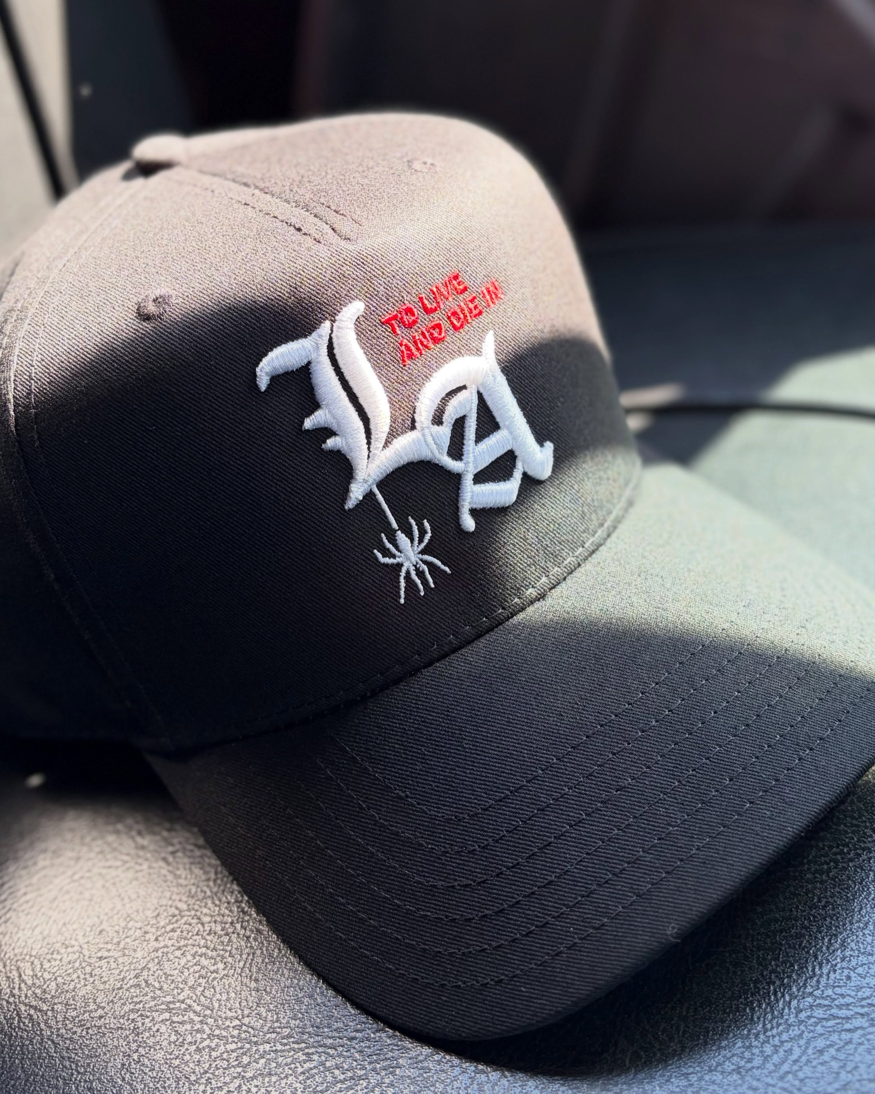 【Recommend item🇺🇸】To live and Die in LA 5 Panel Snap Back Cap日本に入荷するたび即日完売してしまう、Delinquent Bros "To live and Die in LA"の5パネルキャップシリーズ。オンラインストアは完売中ですが定期的に再入荷しております。コチラのInstagramからアナウンスさせて頂くので、要チェックでお願い致します🤝⬛︎ 営業時間 : 11:00~19:00
⬛︎ 北海道札幌市白石区北郷9条7丁目10-2
⬛︎ 駐車場有
⬛︎ 定休日はInstagram固定投稿にてご確認下さい。#delinquentbros
#デリンクエントブロス
#デリンクエント
#非行兄弟
#札幌